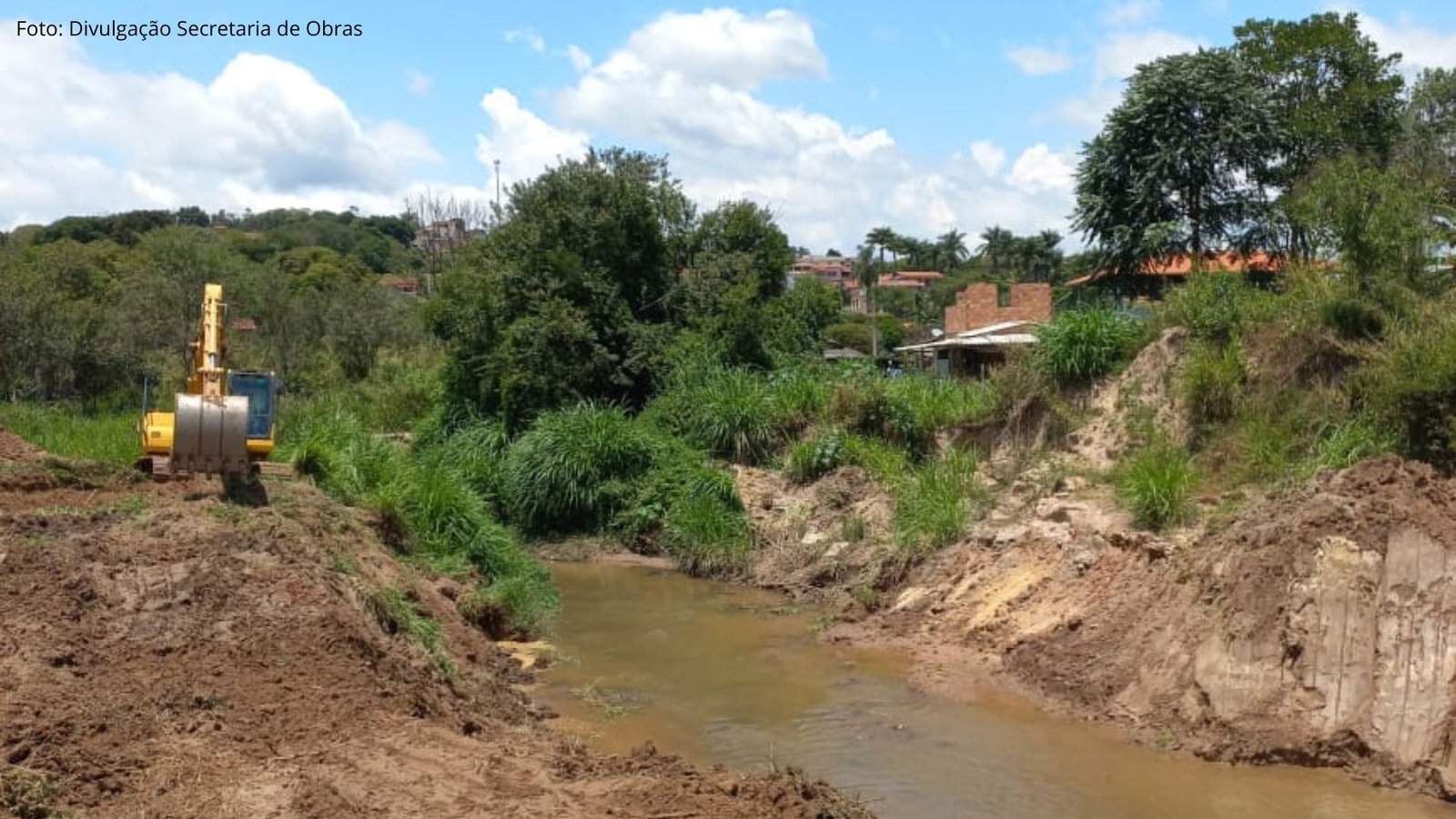 Prefeitura de Ouro Preto faz desassoreamento do Rio Maracujá