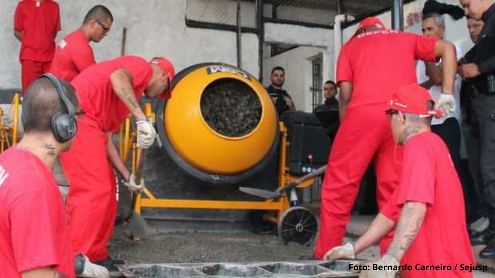 Presos vão produzir cimento para calçadas de Congonhas