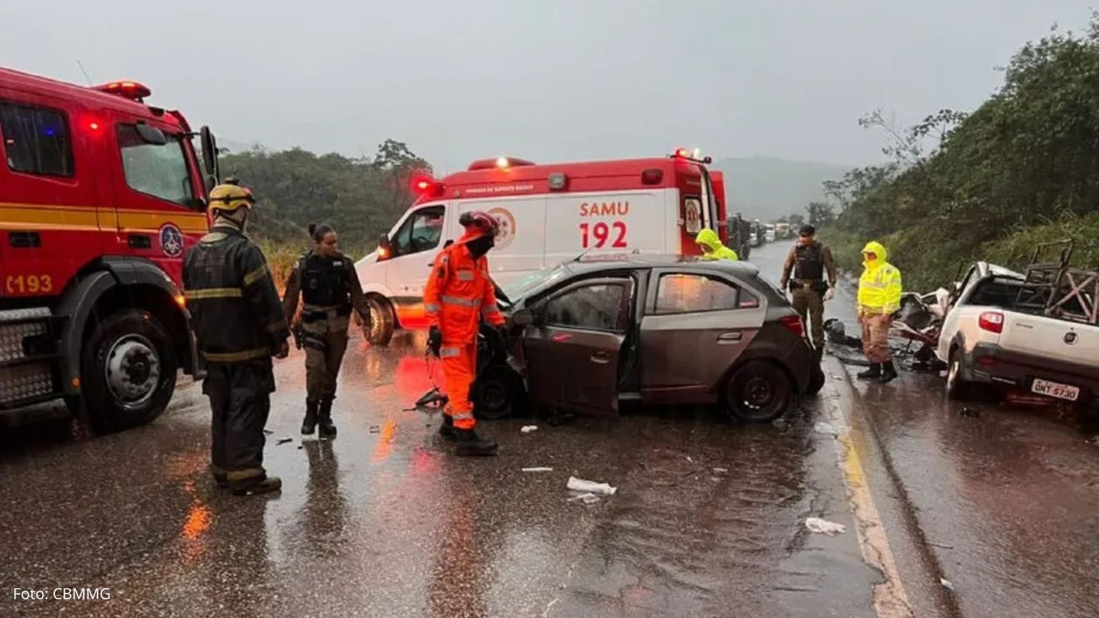 Batida entre carros deixa um morto e três feridos em Congonhas