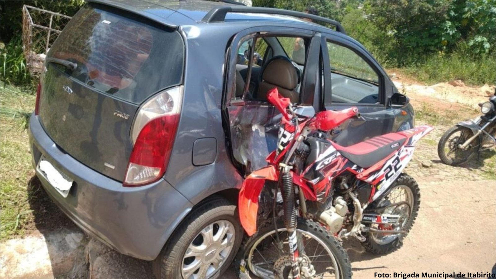 Itabirito: motociclista é arremessado por 10 metros em acidente na BR-356