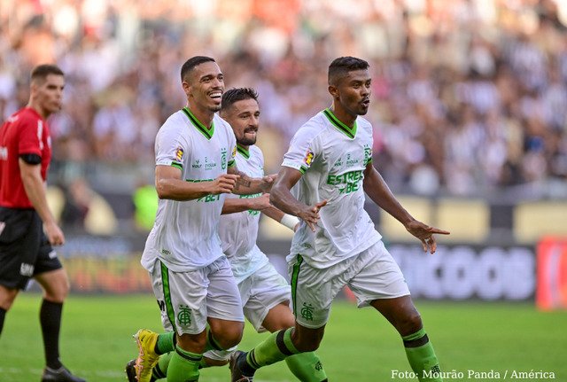 América empata no Mineirão