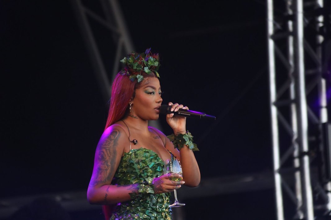 Ludmilla se apresenta no carnaval de Ouro Preto