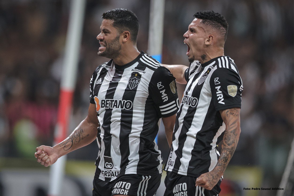 Hulk e Paulinho possuem juntos mais gols que Cruzeiro no ano