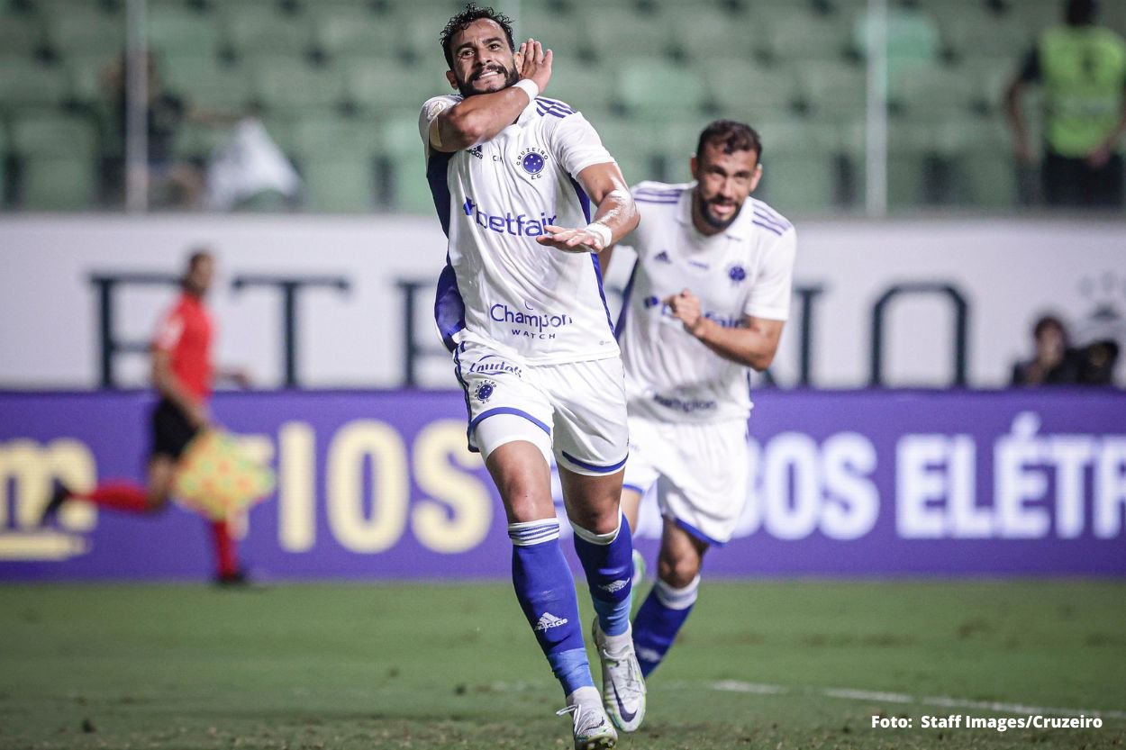 Cruzeiro marca quatro gols em clássico após 10 anos e quebra tabu contra América