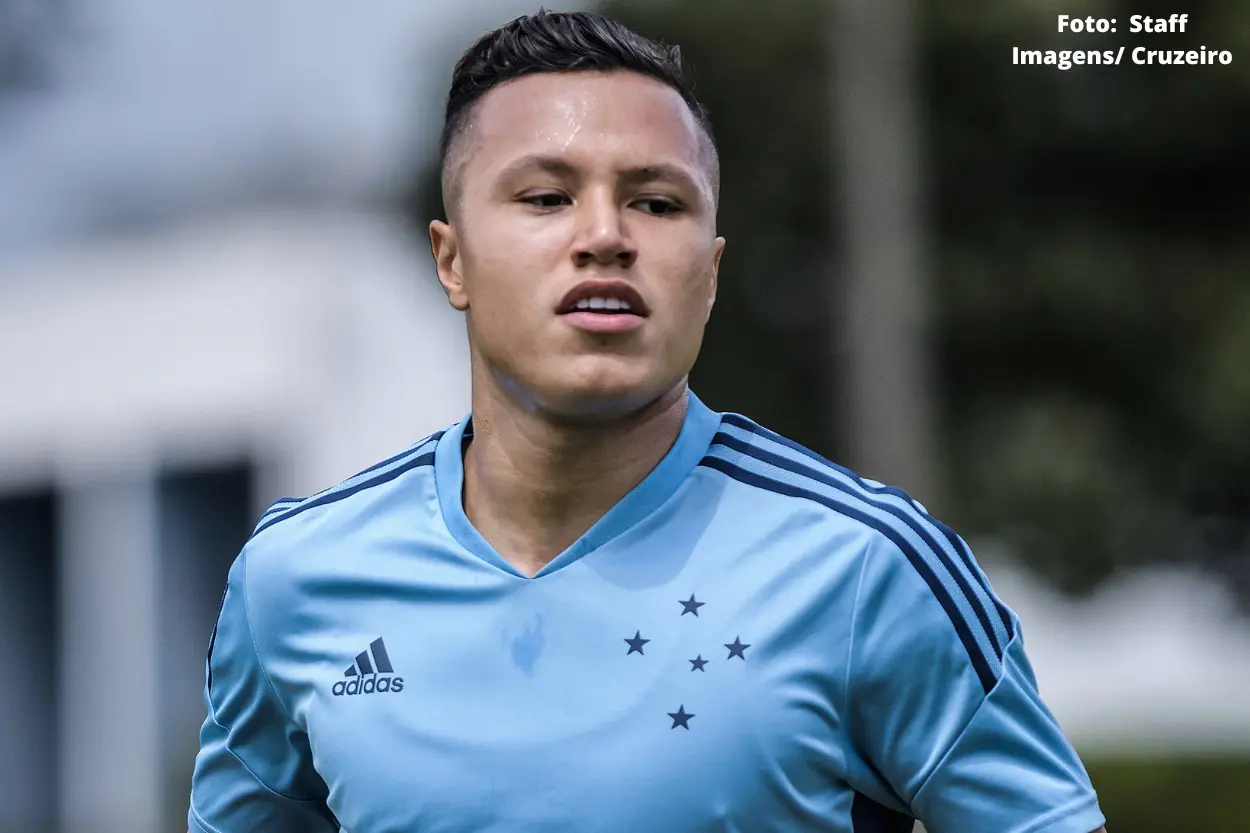 Marlon vendido? Entenda a situação do lateral do Cruzeiro