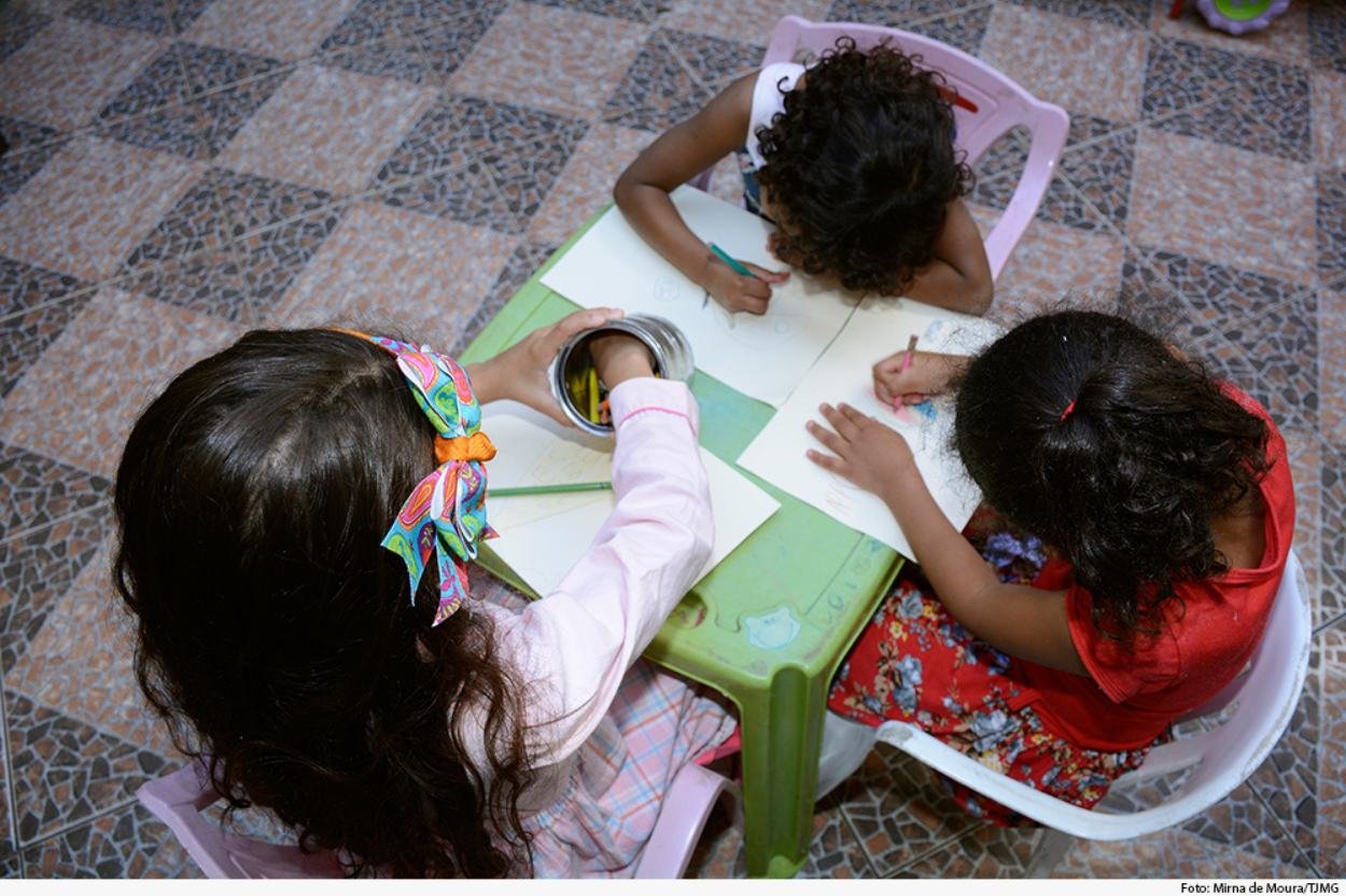 Família Acolhedora Mariana: serviço que oferece dignidade à crianças busca lares interessados