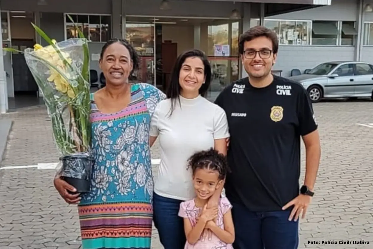 Enfermeira reencontra família após 30 anos sem contato