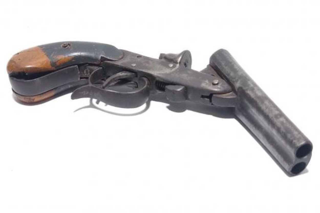 PM de Itabirito apreende revólver com jovem de 15 anos