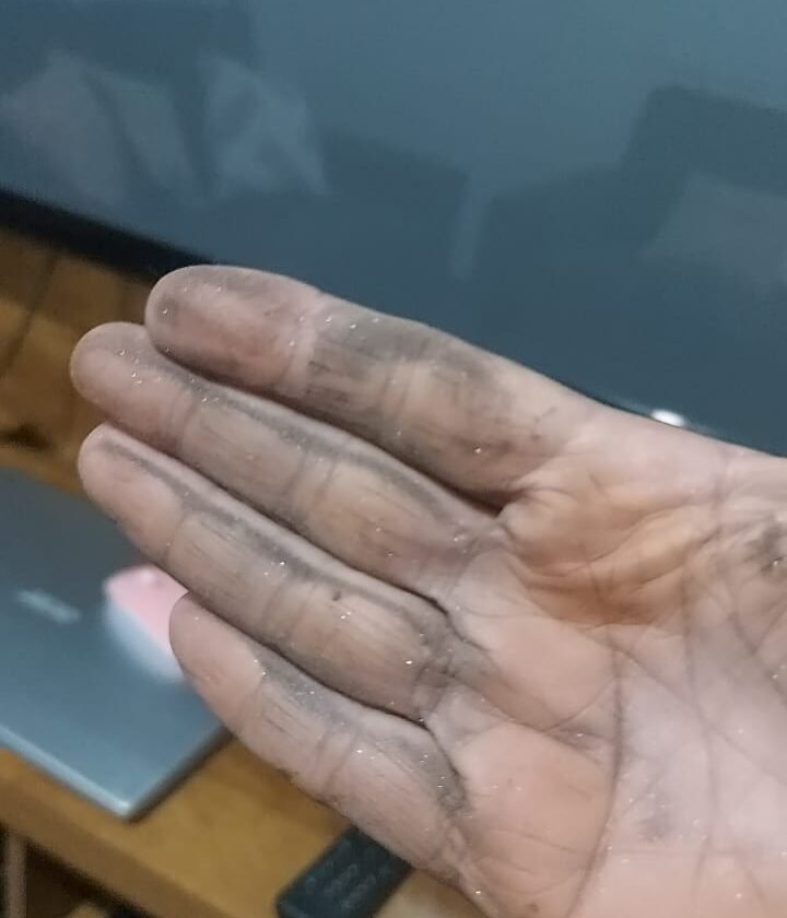 Moradores de Antônio Pereira reclamam de nuvem de poeira vinda da Barragem de Doutor