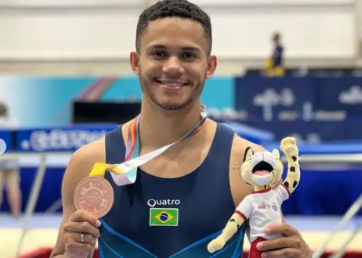 Ginasta de Ouro Preto está representando o Brasil na Copa do Mundo na Bulgária