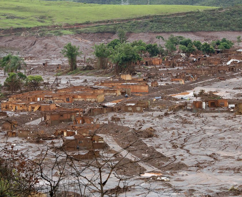 Oito anos da tragédia de Mariana: Governo de Minas critica Fundação Renova por atraso nas reparações