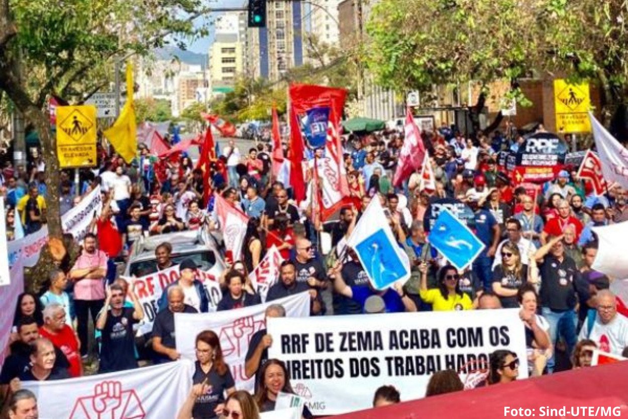 Greve de educadores em Minas Gerais