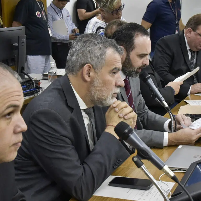 Relatório da ALMG aponta ineficiência da Renova na reparação em Mariana