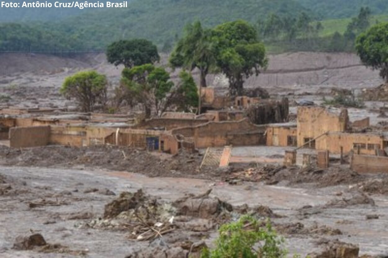 Rompimento da Barragem de Fundão