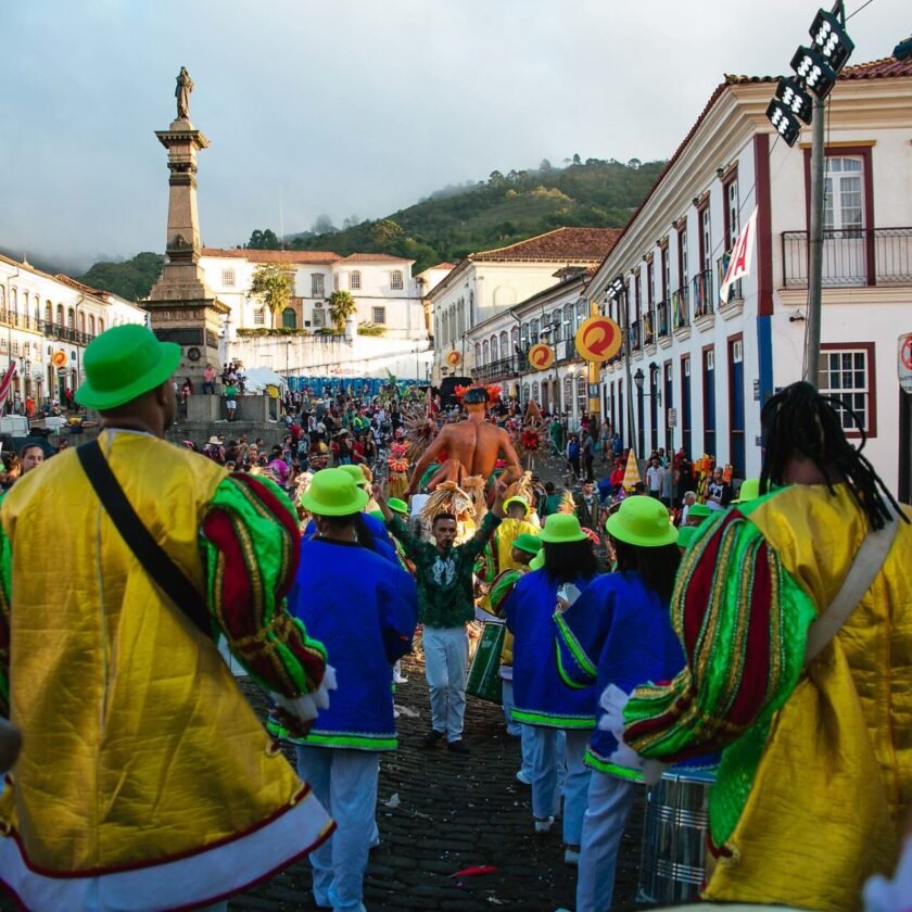 É Carnaval em Ouro Preto: Praça Tiradentes recebe hoje ensaio geral