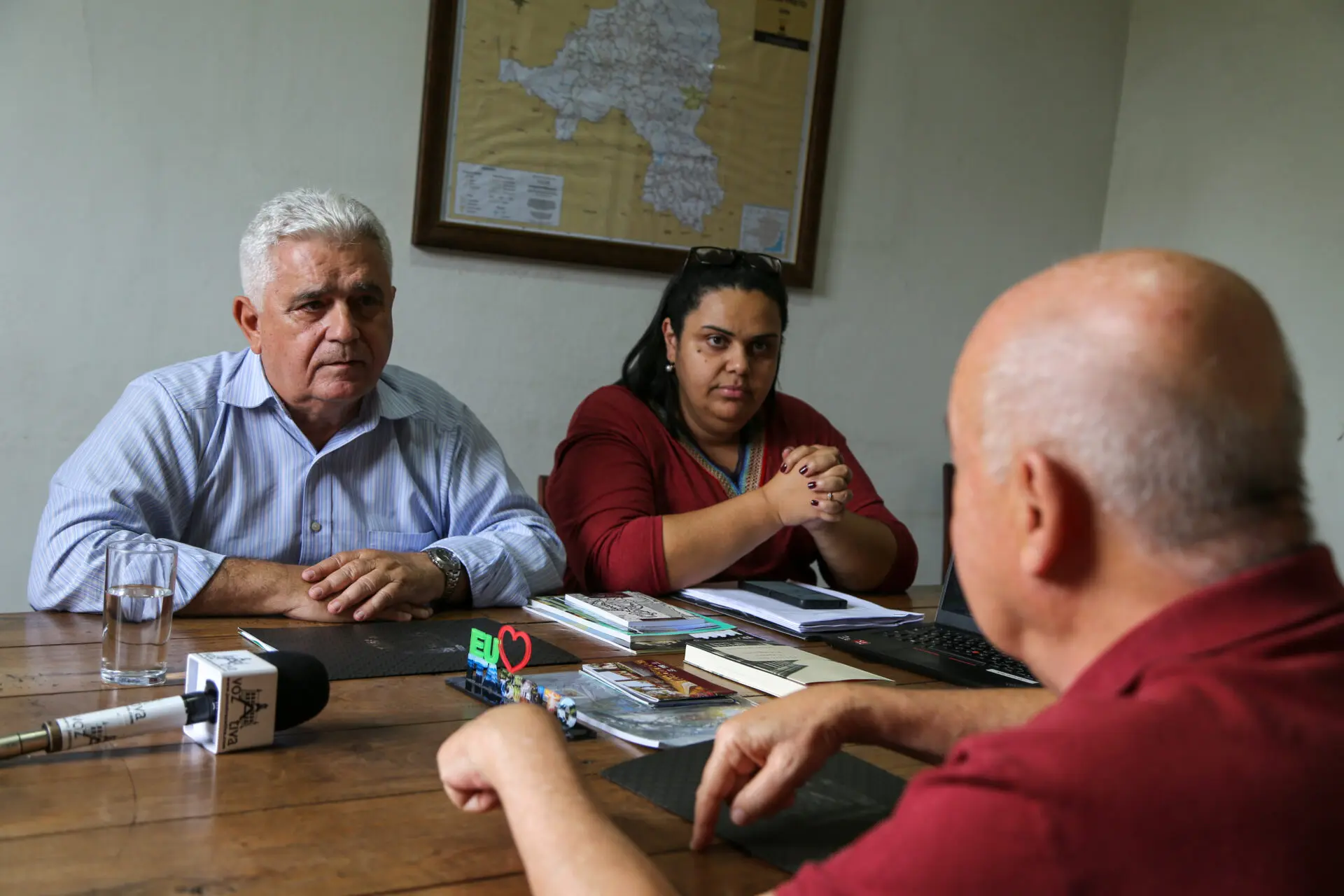 ‘Rodovia do minério’ pode tirar até 1.500 carretas da BR–040; Angelo e Orlando comentam