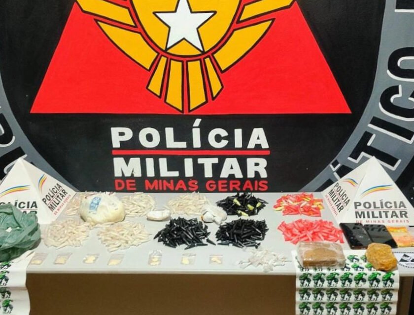 Menor de idade é encontrado com quase mil pinos de cocaína em Itabirito