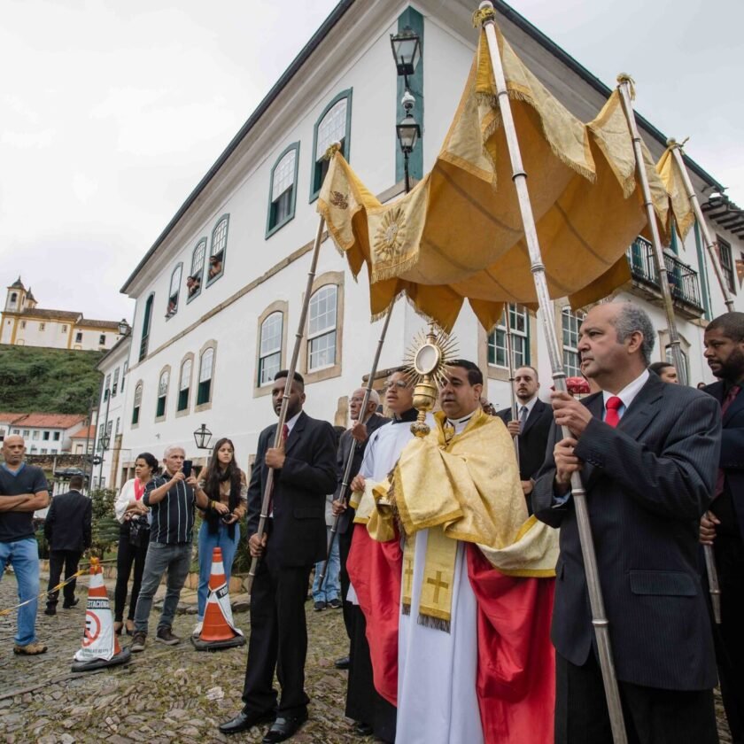 Governo do Estado apresenta projeto turístico Minas Santa 2024, que terá ações em 600 cidades