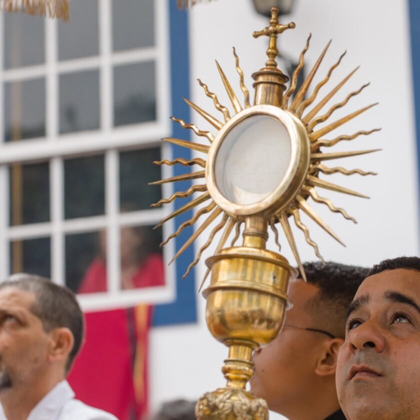 Governo do Estado apresenta projeto turístico Minas Santa 2024, que terá ações em 600 cidades