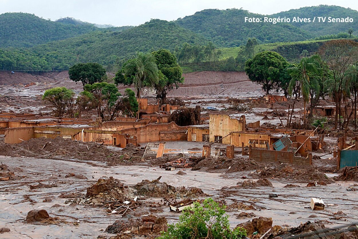 Rompimento da Barragem de Fundão