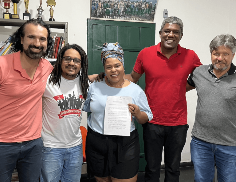 Técnico-administrativos da UFOP aprovam greve com início no dia 25/03