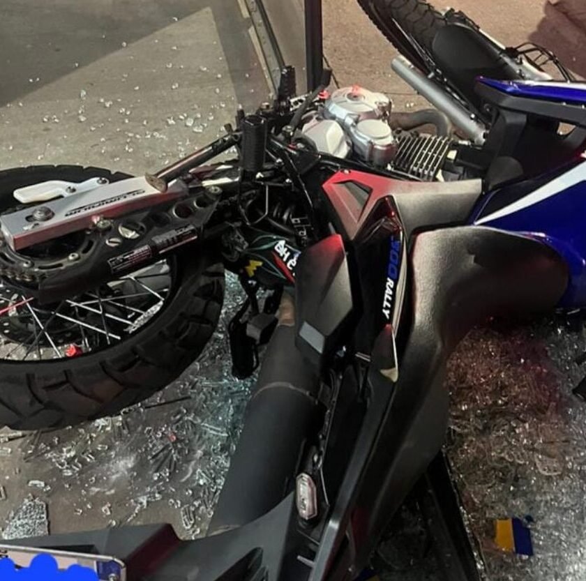 Homens são presos em flagrante após tentativa de roubo de moto em agência de Itabirito