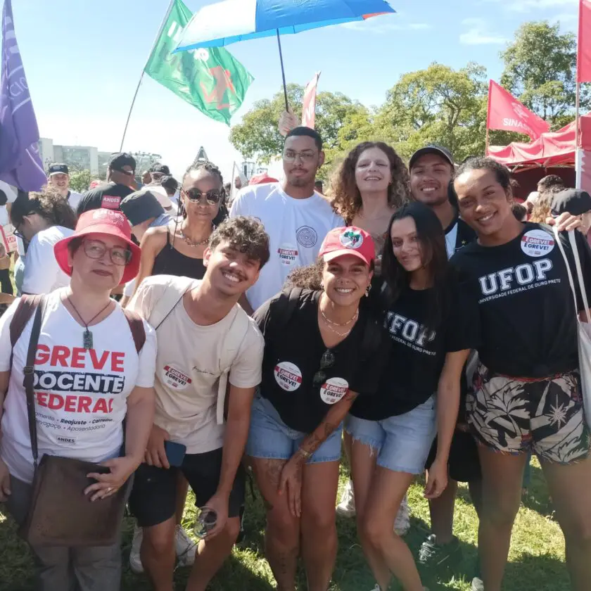 180 servidores e alunos da UFOP e IFMG participam de ato em Brasília
