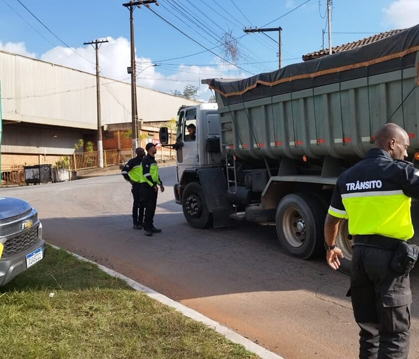 Buscando reduzir fluxo, Ourotran inicia fiscalização de carretas em Ouro Preto