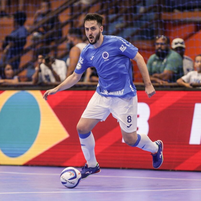 Com roteiro perfeito, Cruzeiro vira sobre América e vence na estreia do Brasileiro de futsal