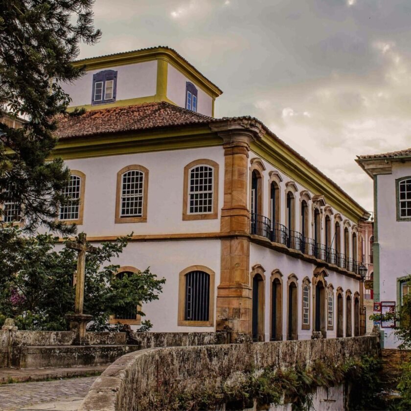 Casa dos Contos abre exposições sobre universo de Guimarães Rosa neste sábado