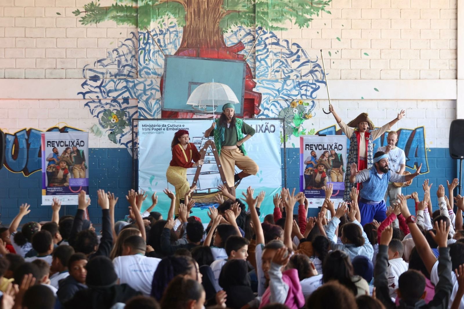 Grupo de Ouro Preto realiza espetáculo teatral nas escolas públicas de Santa Luzia