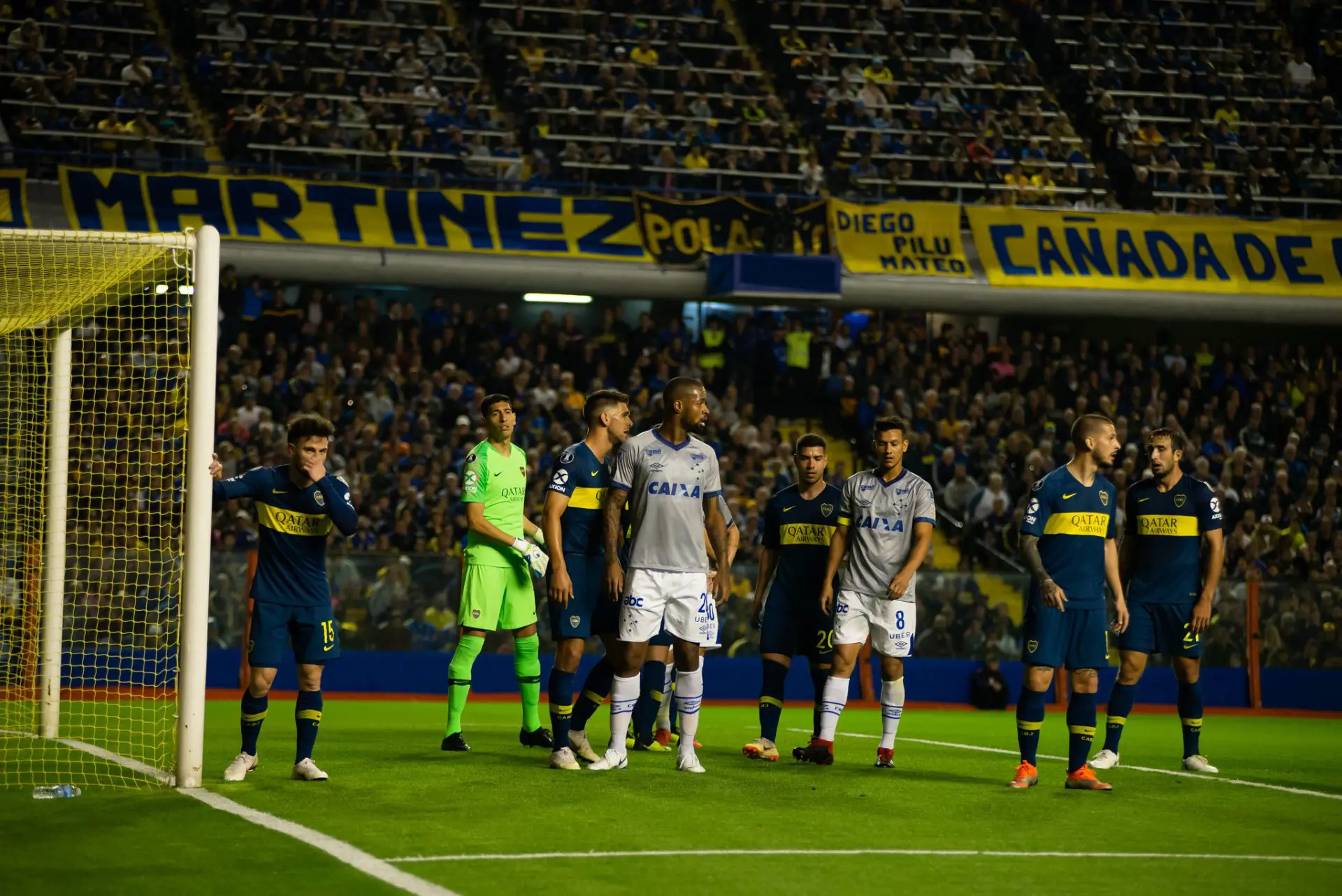 Adversários na Sula, Cruzeiro e Boca Juniors protagonizaram duelo polêmico na Libertadores de 2018
