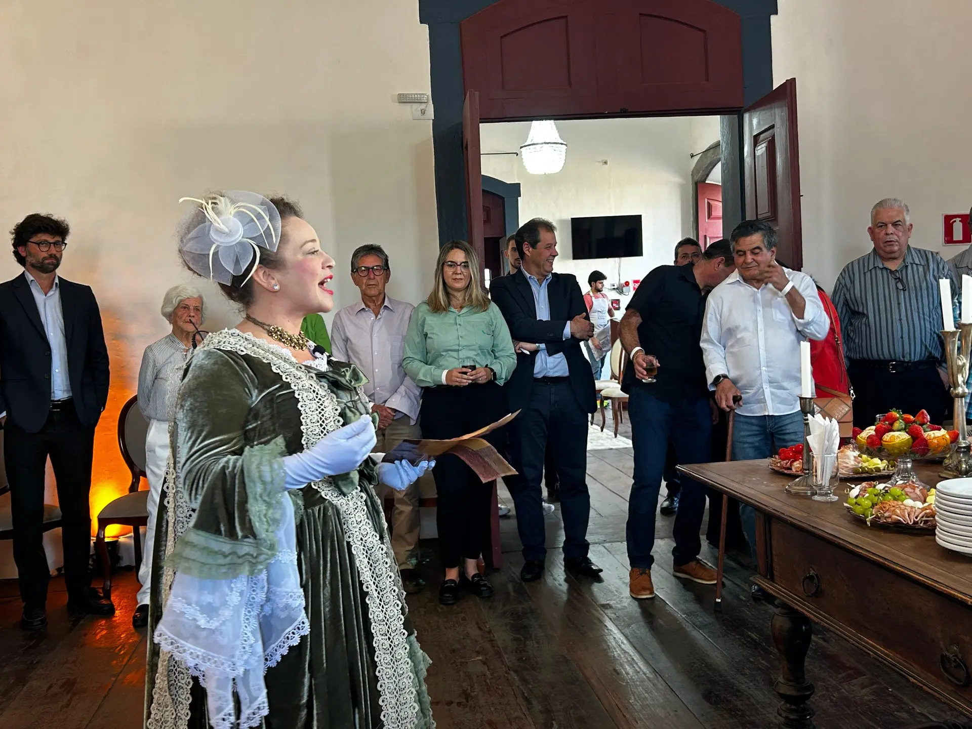 'Nos trilhos do tempo': exposição conta história 'simbiótica' entre Câmara e cidade de Mariana