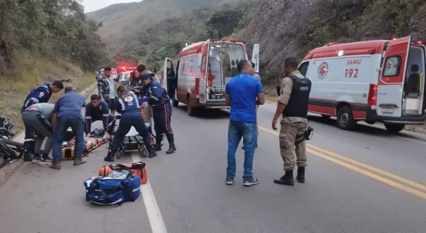 Uma pessoa morreu e outra ficou gravemente ferida em acidente na BR-356 em Ouro Preto
