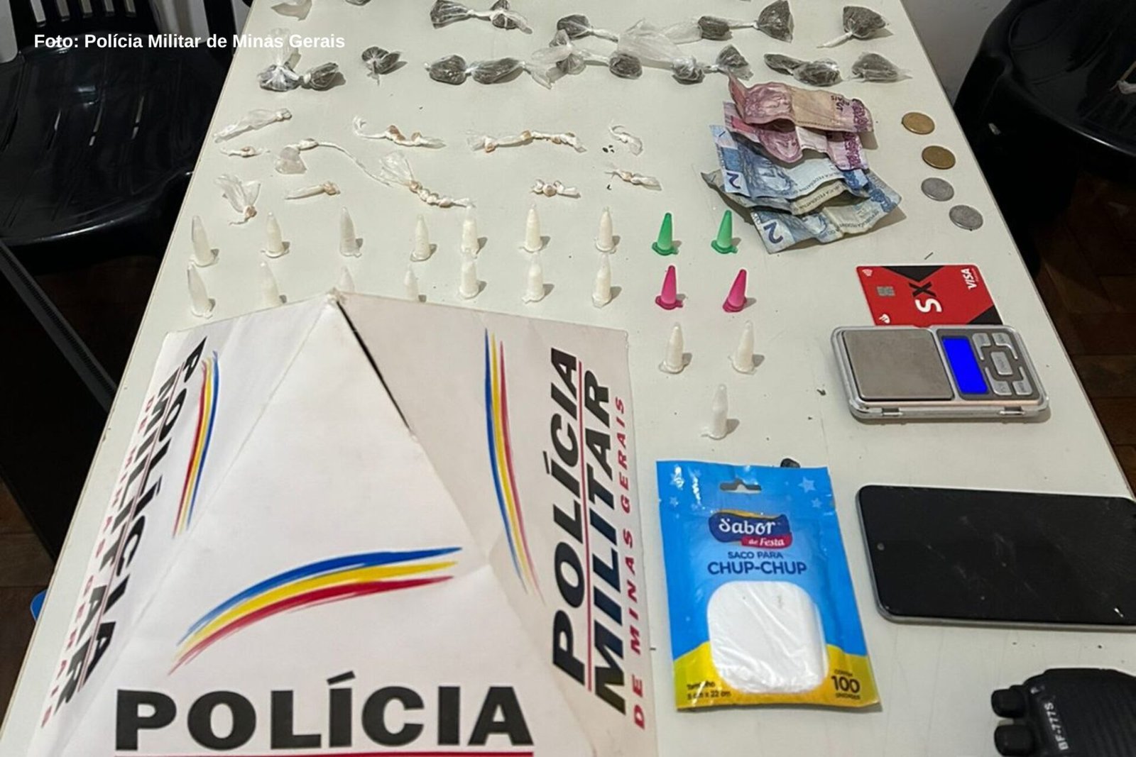 Jovem de 20 anos é preso por posse de drogas em Itabirito