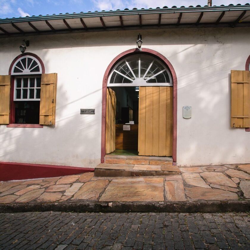 Biblioteca de Ouro Preto recebe obras feitas por detentos 