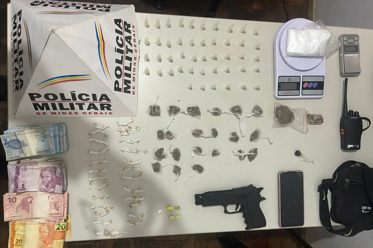 Suspeitos de tráfico são presos com arma e drogas em Itabirito