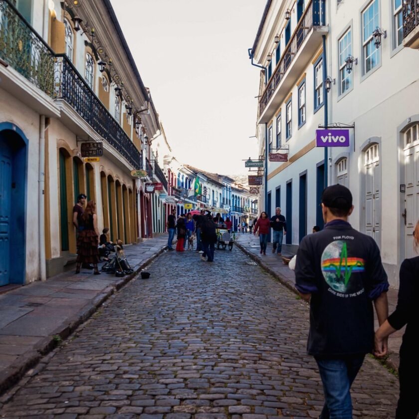 Cursos gratuitos de Turismo e Atendimento ao cliente são oferecidos em Ouro Preto