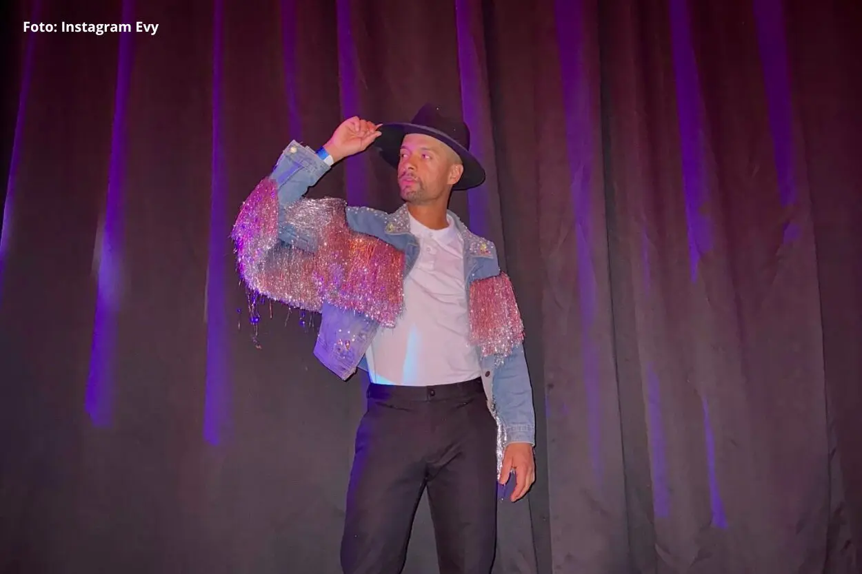 'O garoto de Mariana': artista 'gaveteiro' brilha em principal musical da Austrália