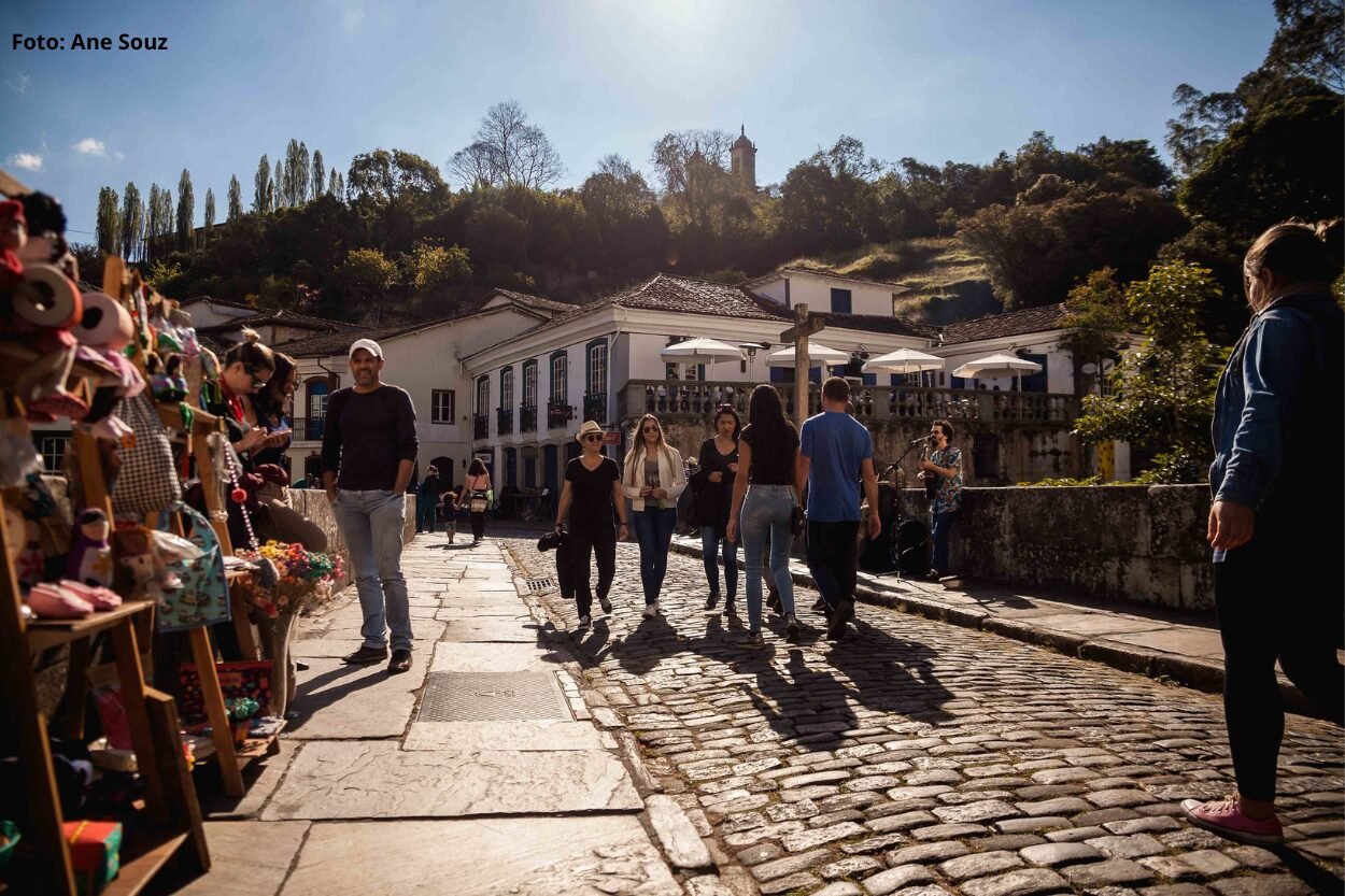 Cursos gratuitos de Turismo e Atendimento ao cliente são oferecidos em Ouro Preto