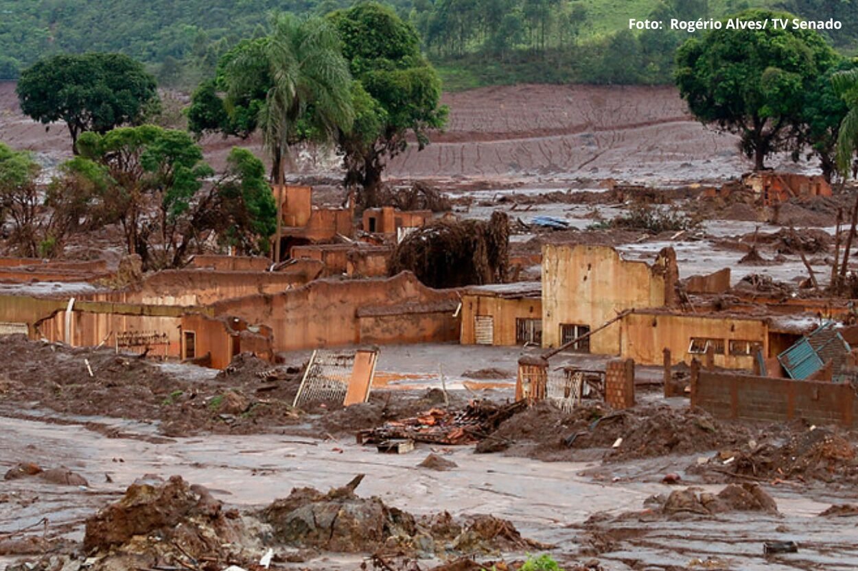 'Como contar o tempo que não volta?': ato marca os 9 anos da tragédia de Mariana