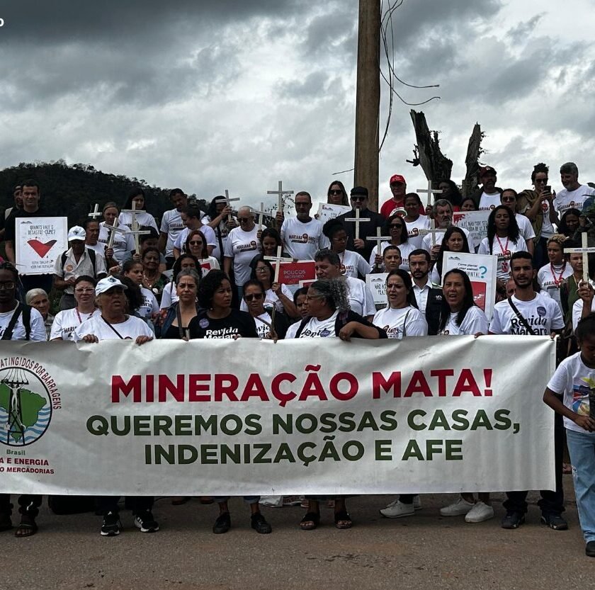 'Para que nunca se esqueça': atingidos pela Barragem de Fundão realizam ato em Bento Rodrigues