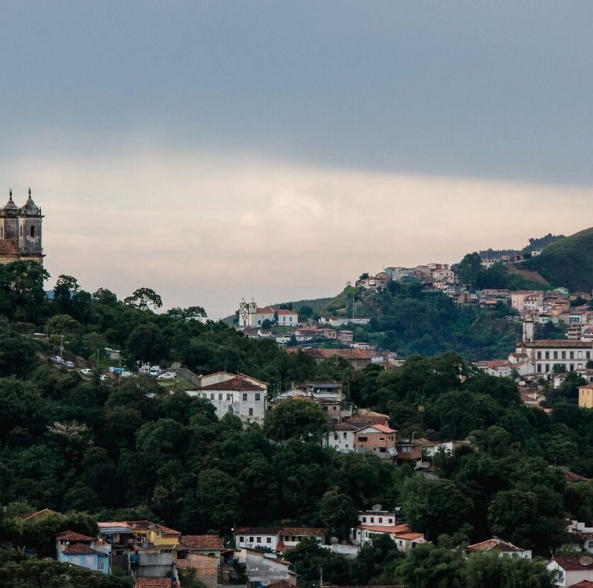 Sol aparece entre hoje e amanhã, mas previsão indica chuva forte no final de semana em Ouro Preto