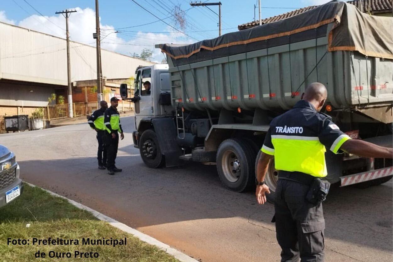 Veículos pesados são proibidos de trafegar em alguns pontos de Ouro Preto; saiba quais