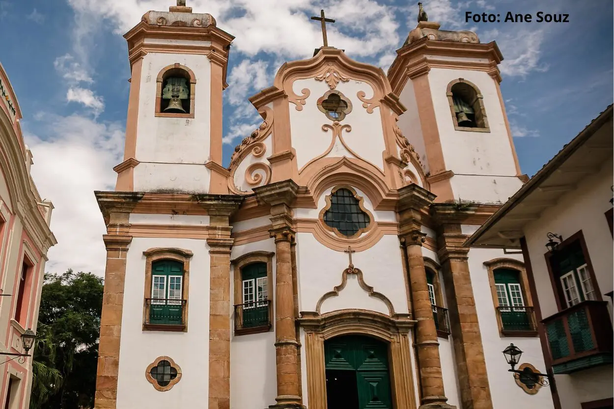 Após 51 anos do furto, Nossa Senhora do Pilar de Ouro Preto recebe nova coroa