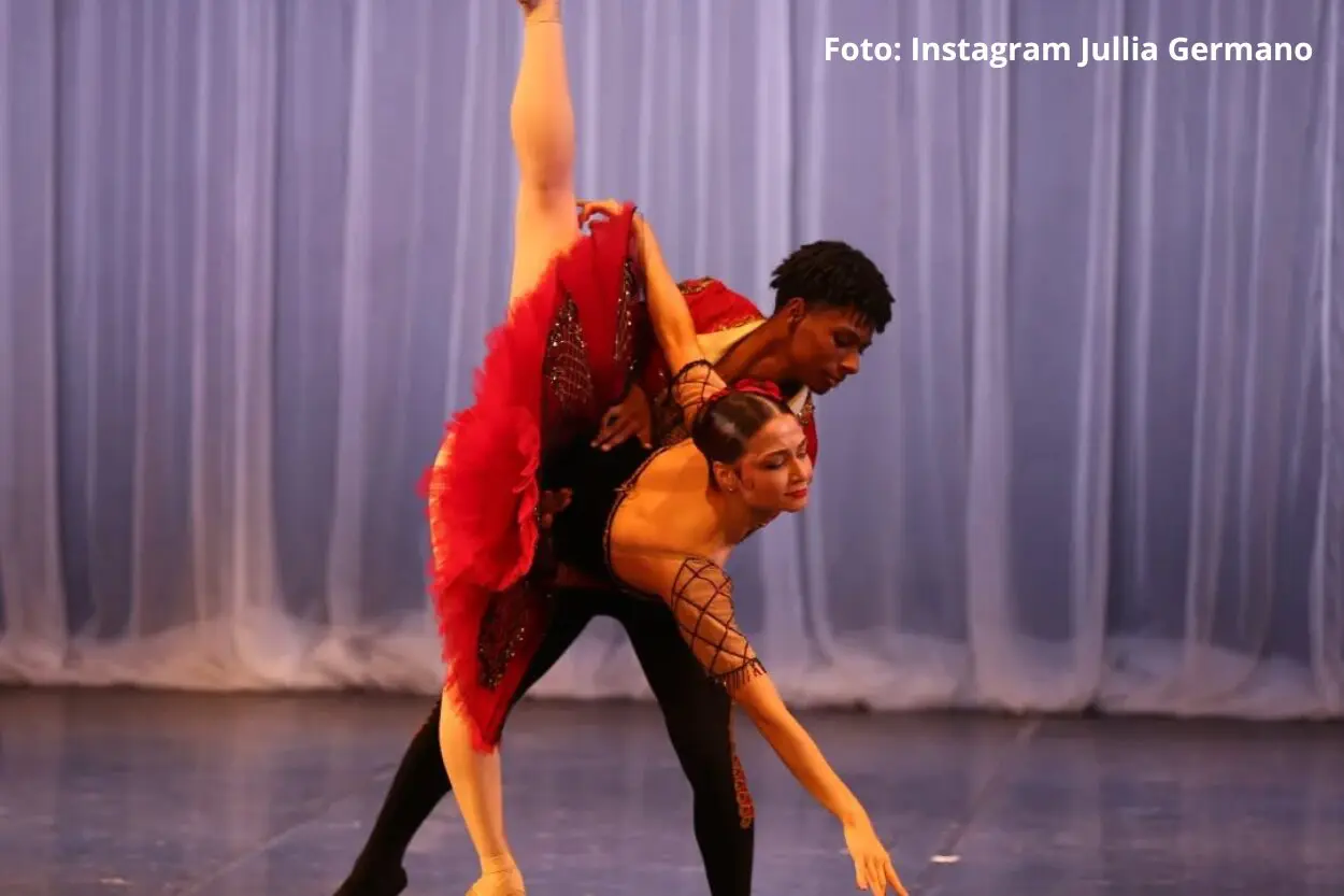 Bailarina de Mariana se forma na Bolshoi Brasil e ganha convite para integrar Companhia Jovem