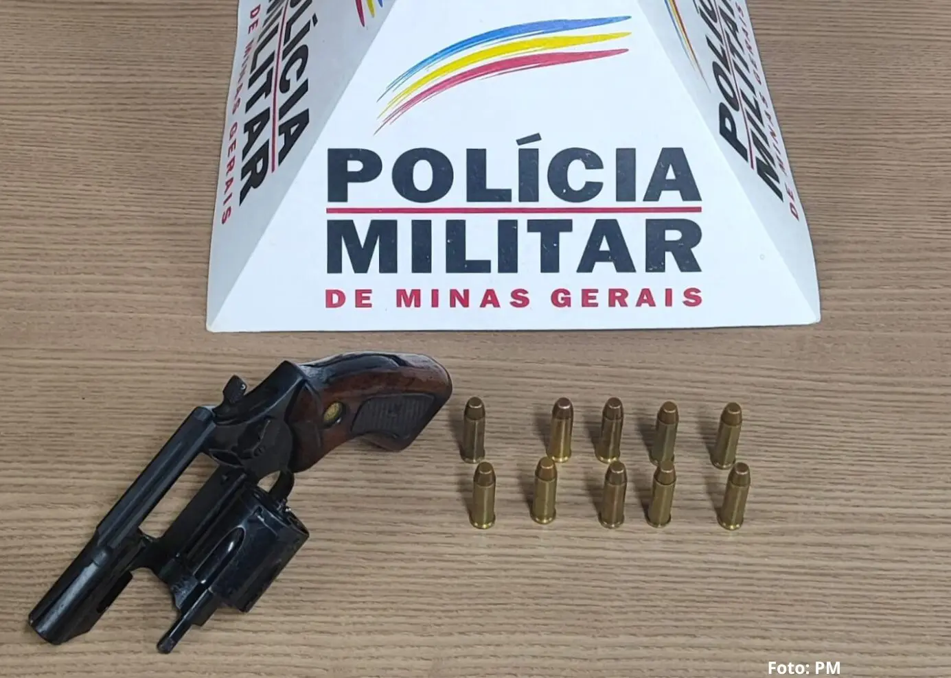 Suspeito de envolvimento em triplo homicídio é preso por porte ilegal de armas em Ouro Preto