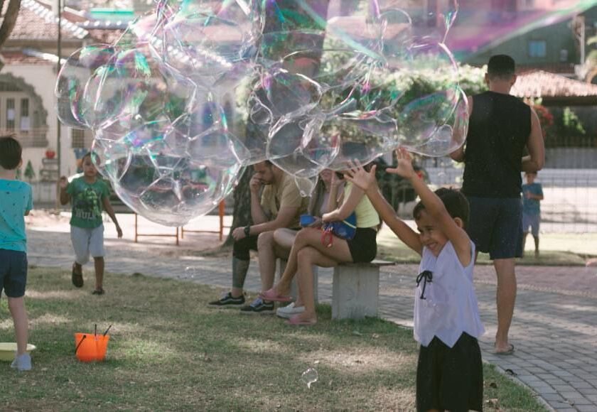 Cenas de filme em Mariana: as bolhas gigantes invadem o Jardim