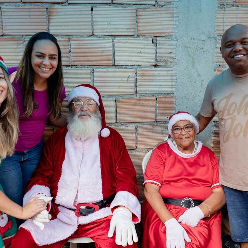 Com patrocínio da Cemig, bairros e distritos de Ouro Preto foram contemplados com a visita do Papai Noel