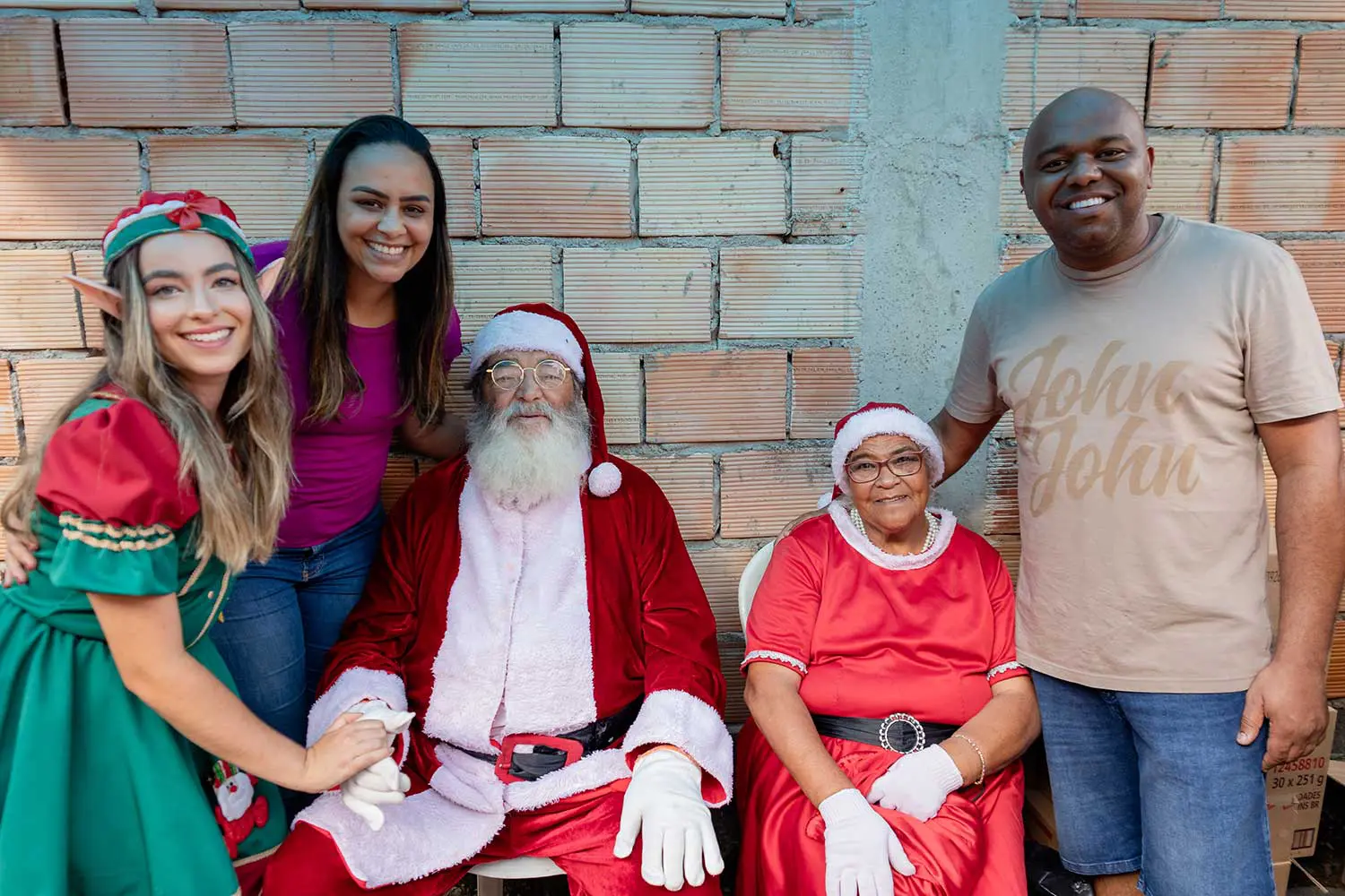 Com patrocínio da Cemig, bairros e distritos de Ouro Preto foram contemplados com a visita do Papai Noel